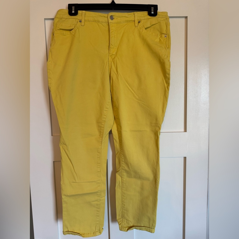 crown & ivy Yellow Cropped Straight-Leg Pants